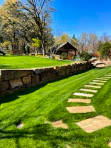 natural retaining wall construction oklahoma